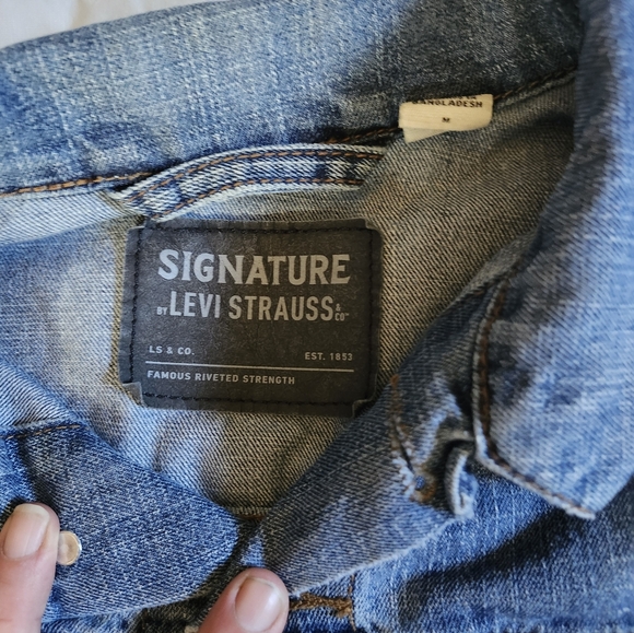 EUC Signature Levi Strauss Jean Jacket - Picture 3 of 14